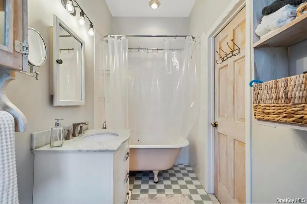 146 Old Stump Road Brookhaven NY 11719