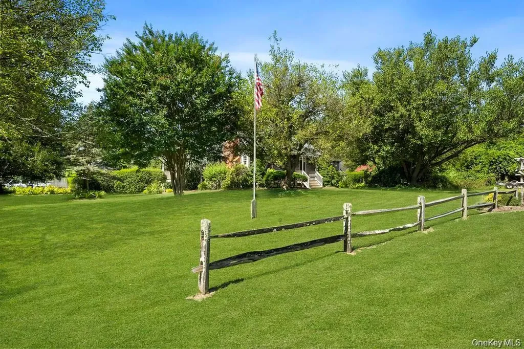 146 Old Stump Road Brookhaven NY 11719