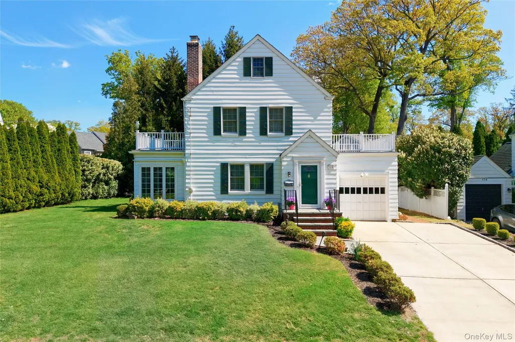 182 Ryder Road Manhasset NY 11030