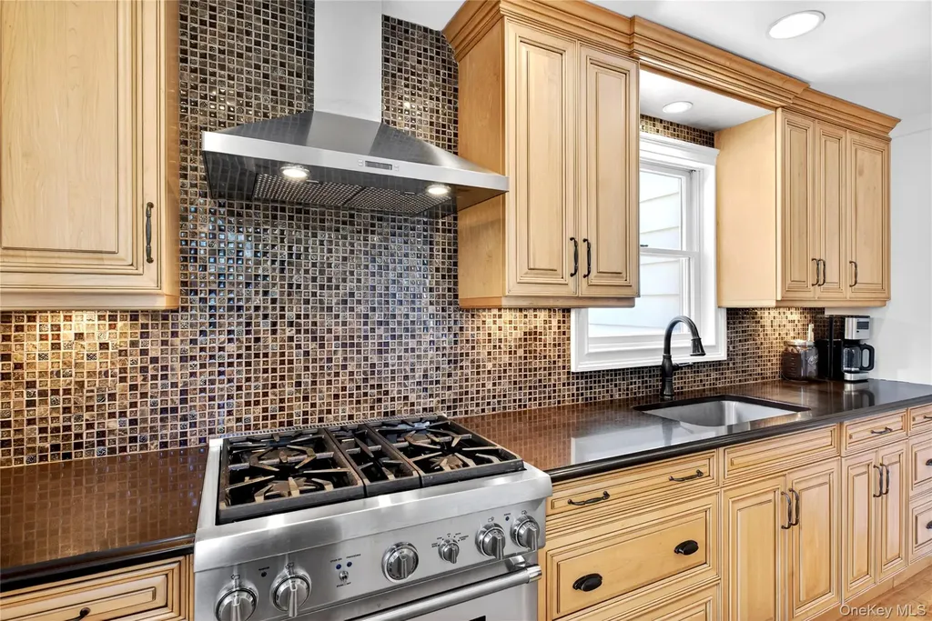 182 Ryder Road Manhasset NY 11030