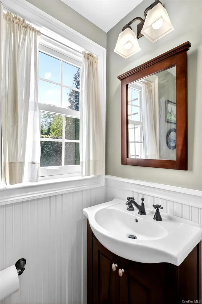182 Ryder Road Manhasset NY 11030