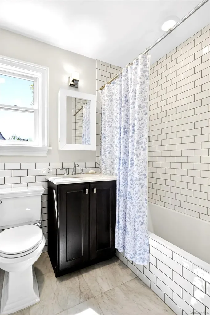 182 Ryder Road Manhasset NY 11030