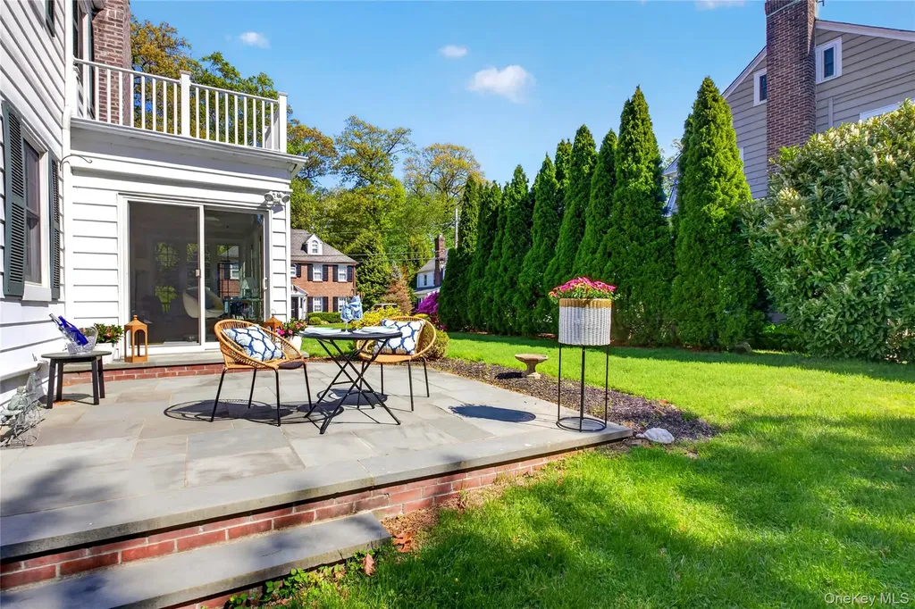 182 Ryder Road Manhasset NY 11030