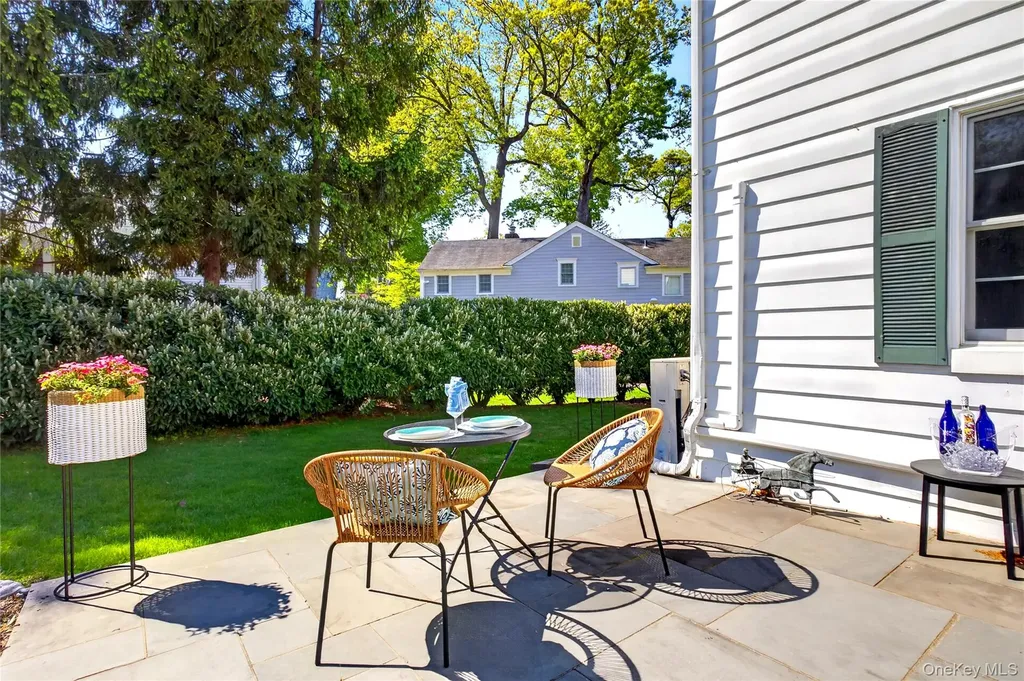 182 Ryder Road Manhasset NY 11030