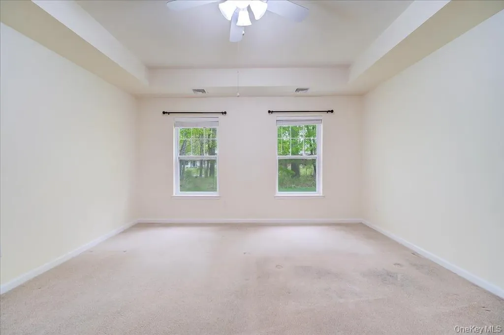 26 Halley Court Poughkeepsie NY 12601
