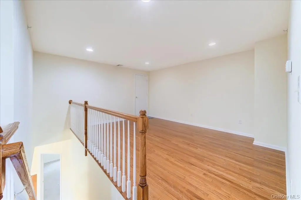 26 Halley Court Poughkeepsie NY 12601