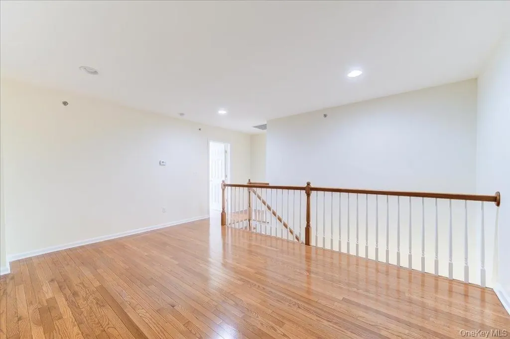 26 Halley Court Poughkeepsie NY 12601