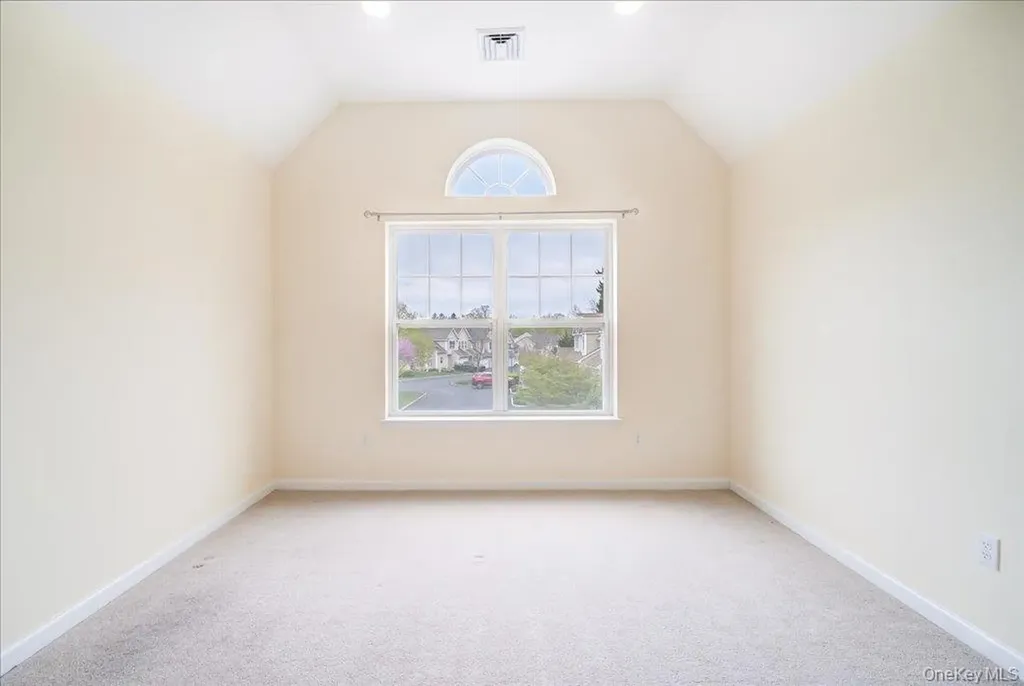 26 Halley Court Poughkeepsie NY 12601