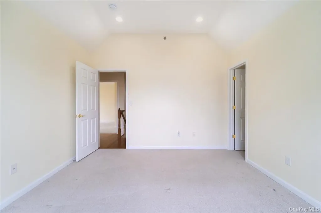 26 Halley Court Poughkeepsie NY 12601