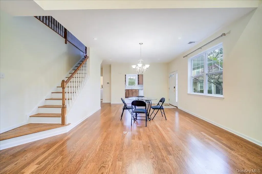 26 Halley Court Poughkeepsie NY 12601