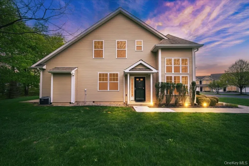 26 Halley Court Poughkeepsie NY 12601