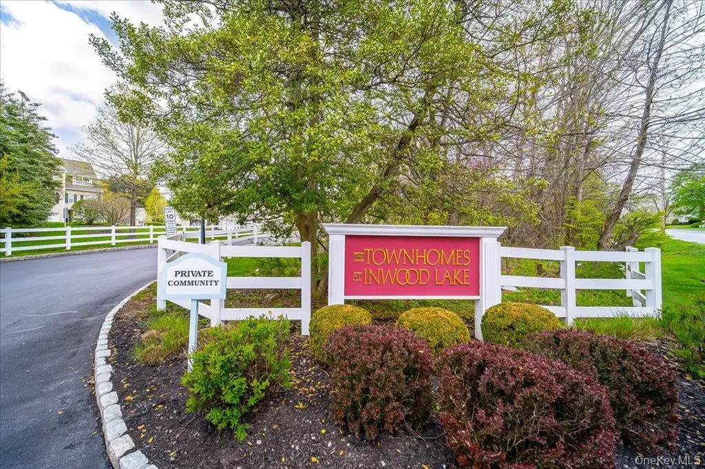 26 Halley Court Poughkeepsie NY 12601