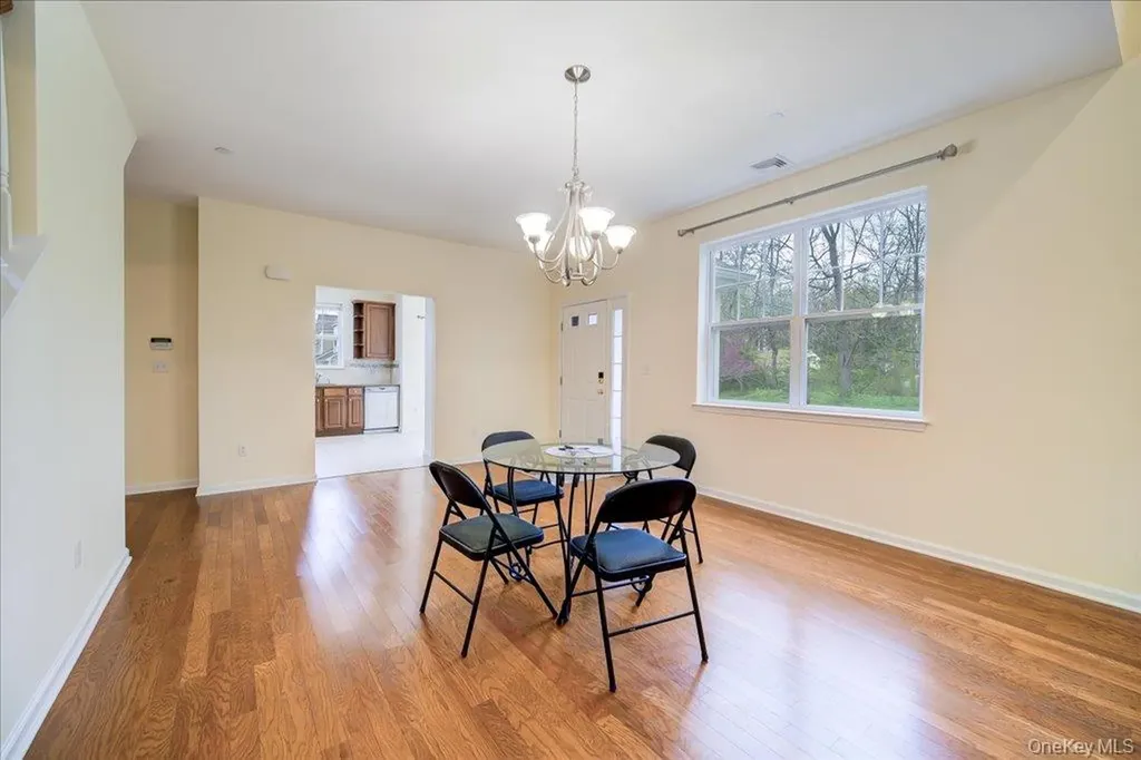 26 Halley Court Poughkeepsie NY 12601