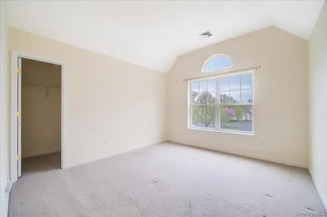 26 Halley Court Poughkeepsie NY 12601