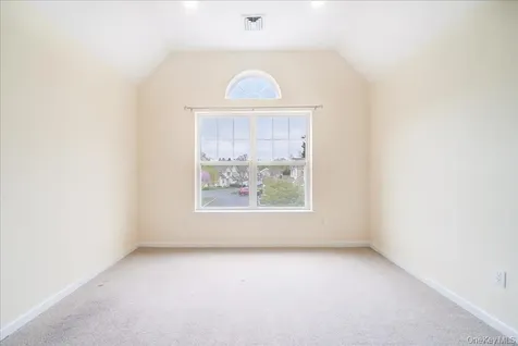 26 Halley Court Poughkeepsie NY 12601