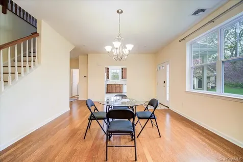 26 Halley Court Poughkeepsie NY 12601