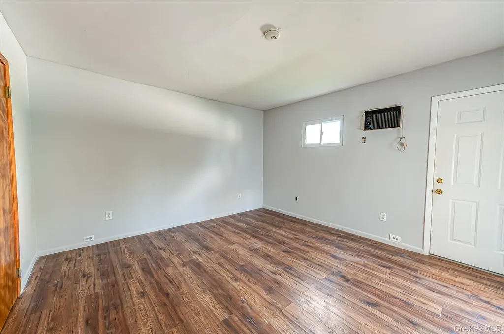 54 Ramble Lane Levittown NY 11756