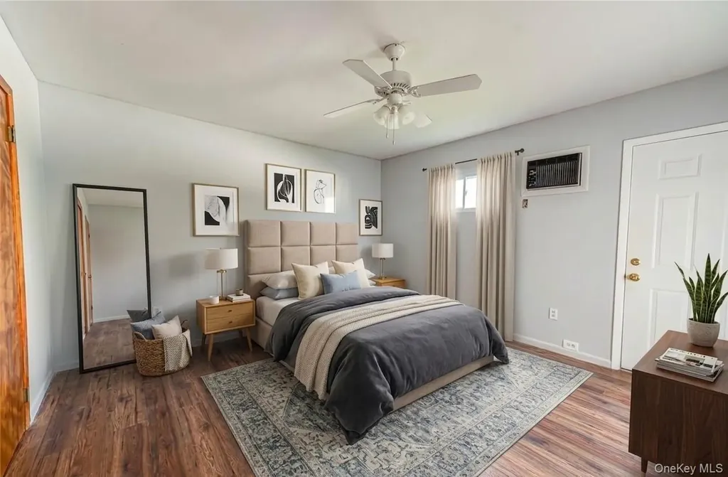 54 Ramble Lane Levittown NY 11756