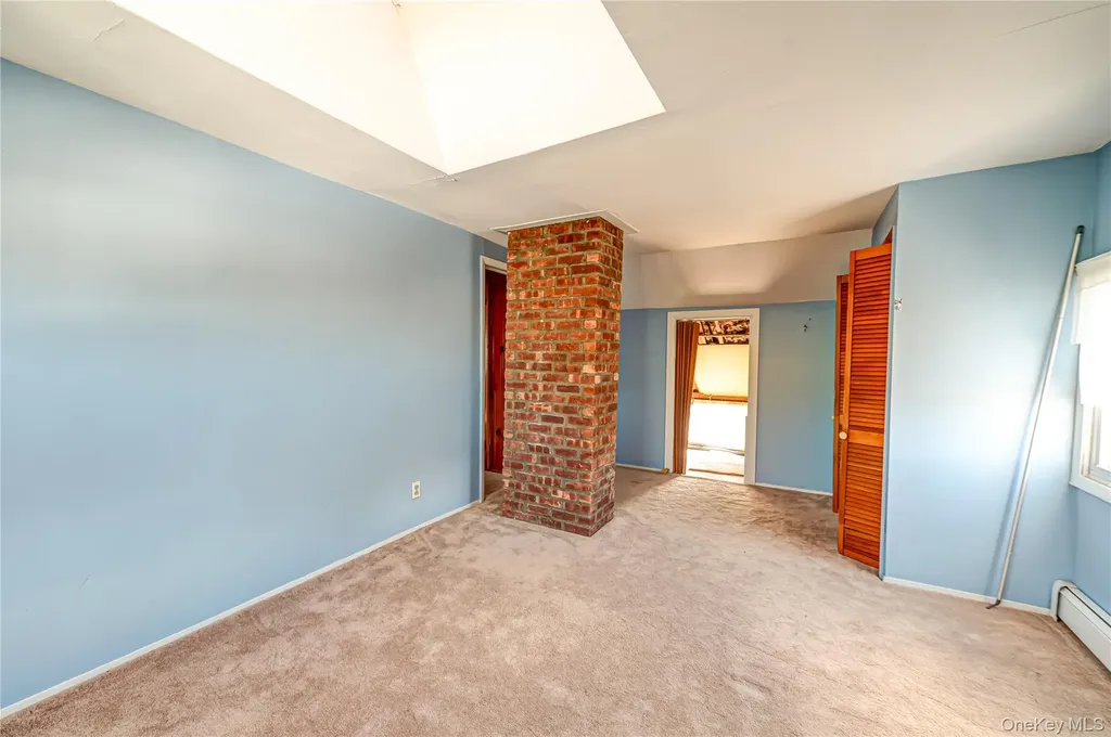 54 Ramble Lane Levittown NY 11756