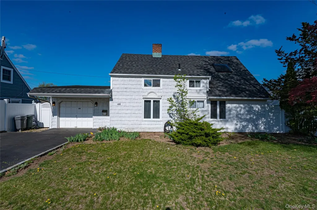 54 Ramble Lane Levittown NY 11756