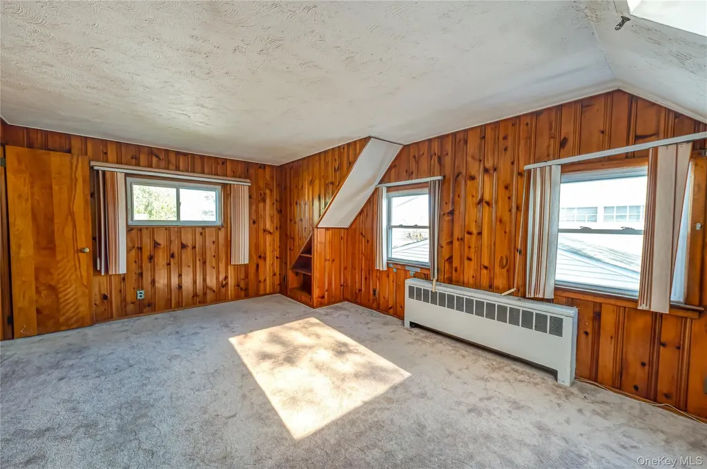 54 Ramble Lane Levittown NY 11756