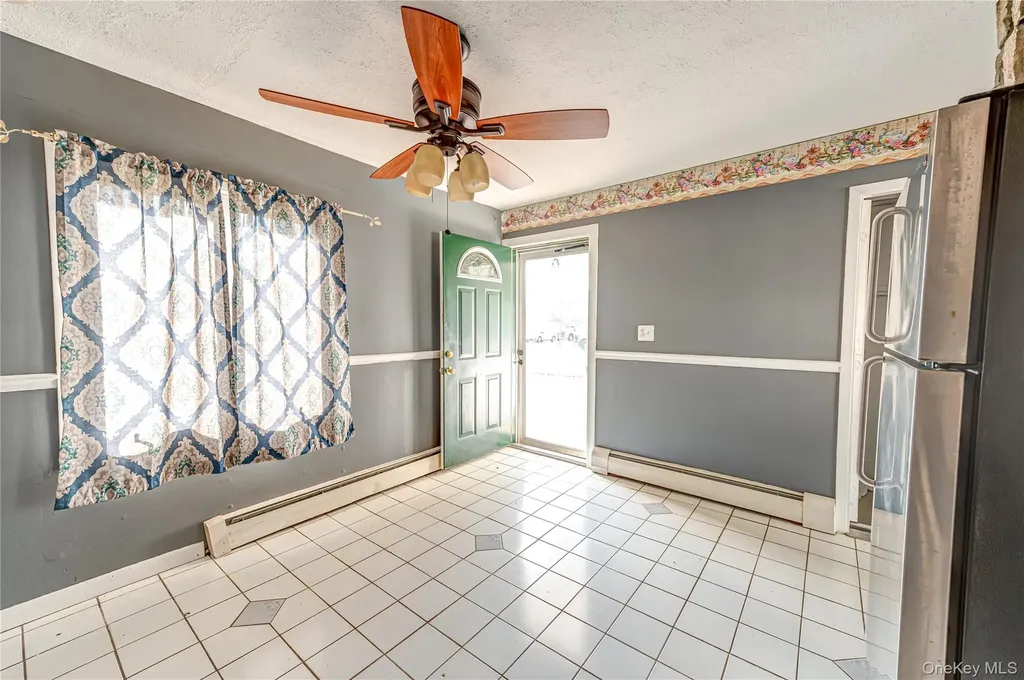 54 Ramble Lane Levittown NY 11756