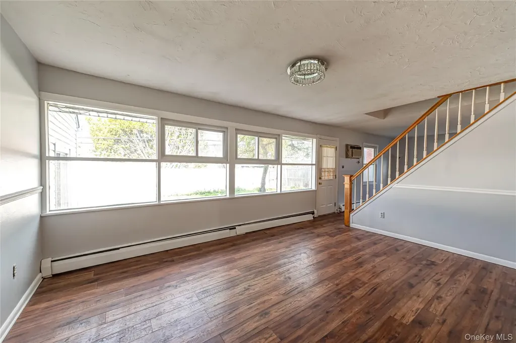 54 Ramble Lane Levittown NY 11756