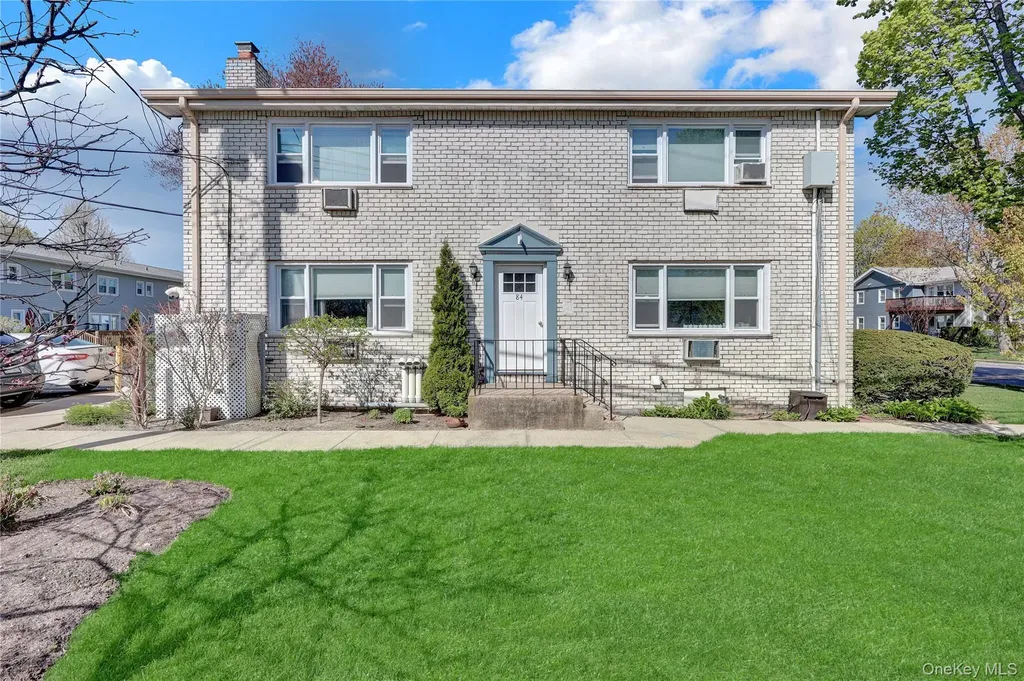 84 Cardinal Lane Islip NY 11751