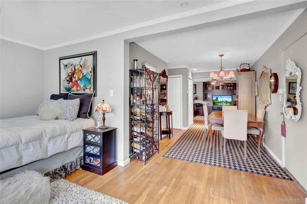 84 Cardinal Lane Islip NY 11751