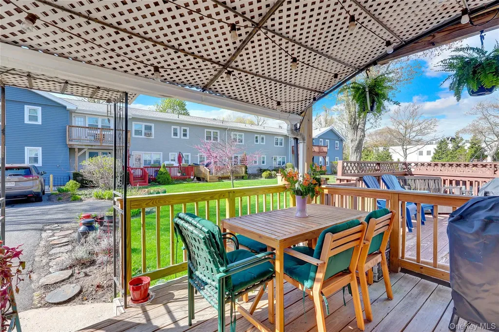 84 Cardinal Lane Islip NY 11751