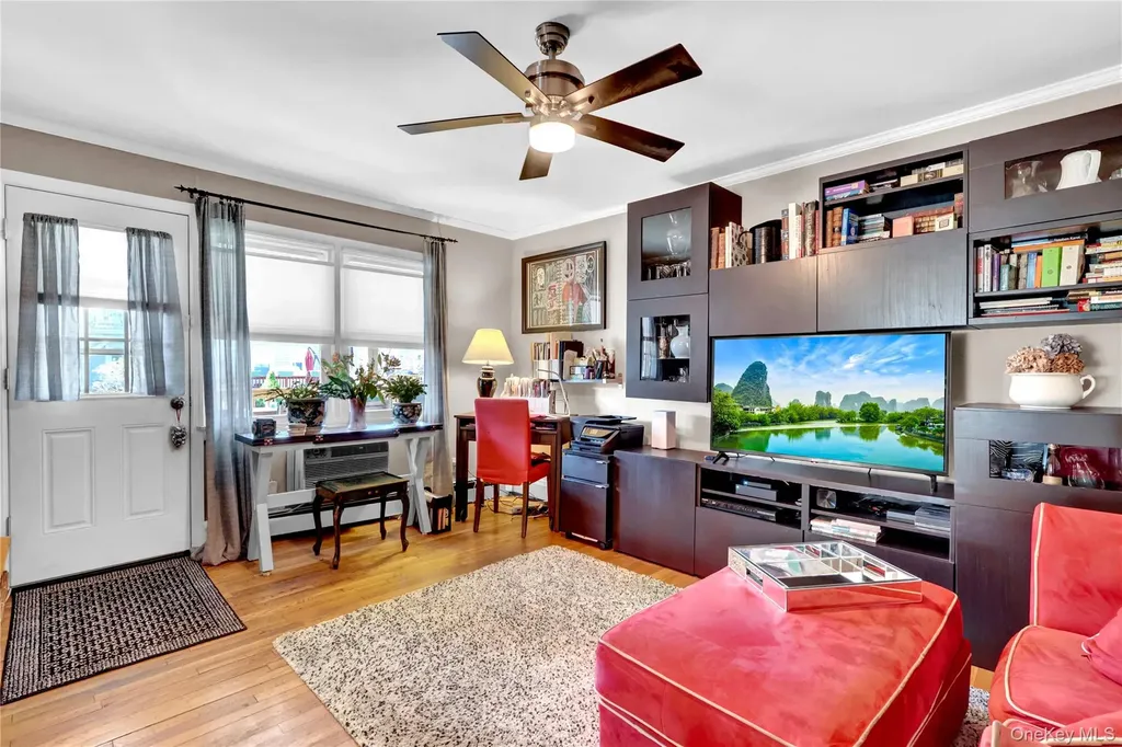 84 Cardinal Lane Islip NY 11751