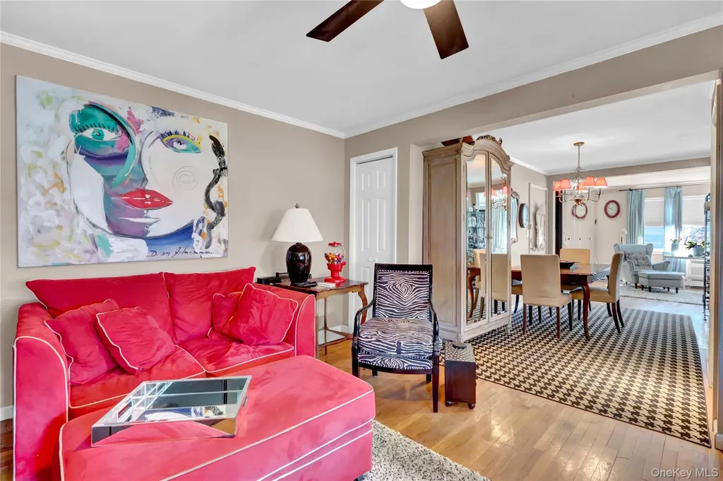 84 Cardinal Lane Islip NY 11751