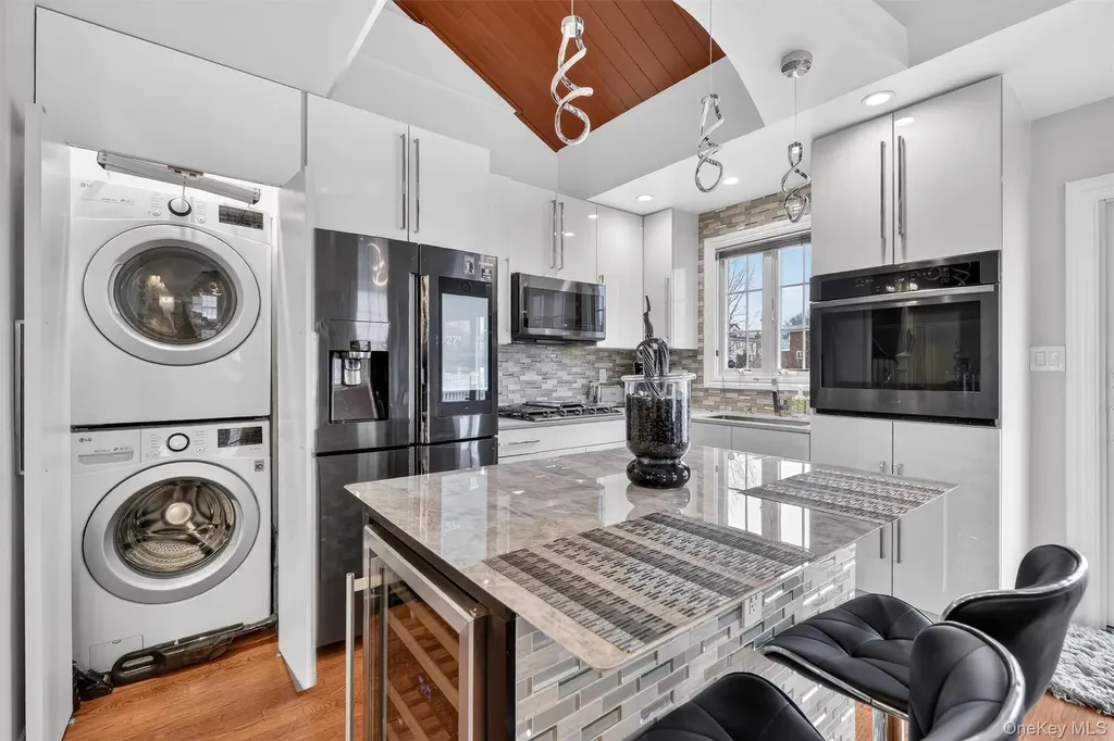 3377 Agar Place Bronx NY 10465