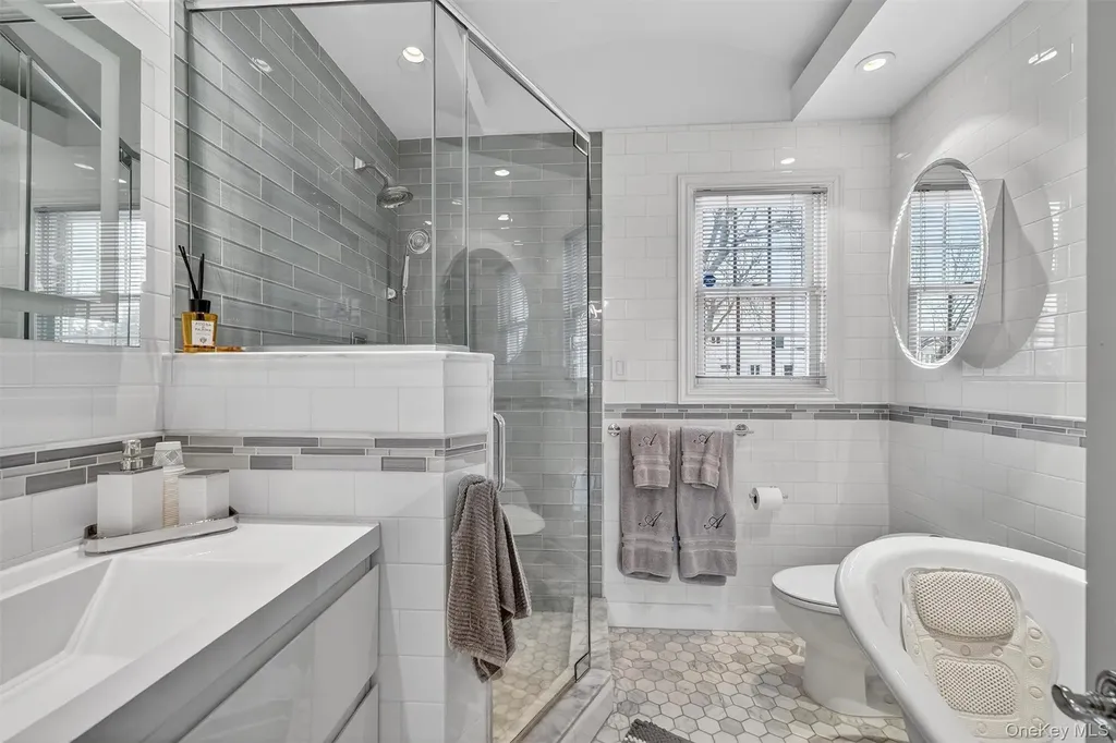 3377 Agar Place Bronx NY 10465
