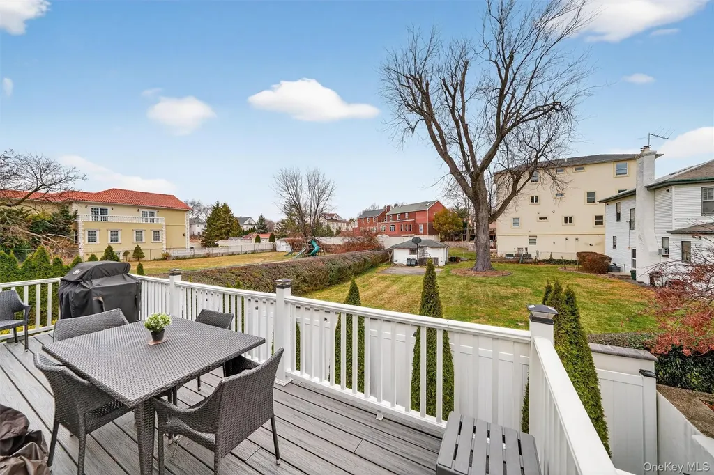 3377 Agar Place Bronx NY 10465