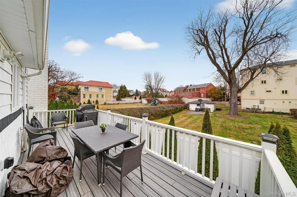 3377 Agar Place Bronx NY 10465