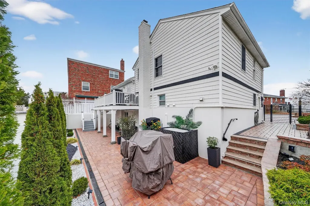 3377 Agar Place Bronx NY 10465