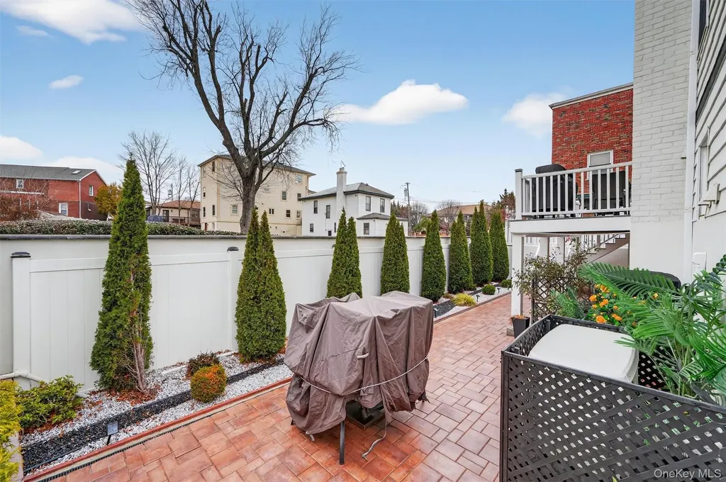 3377 Agar Place Bronx NY 10465