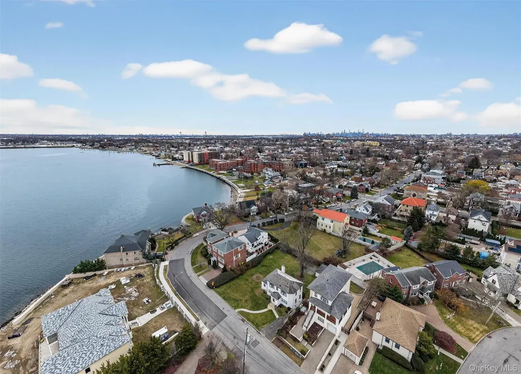 3377 Agar Place Bronx NY 10465