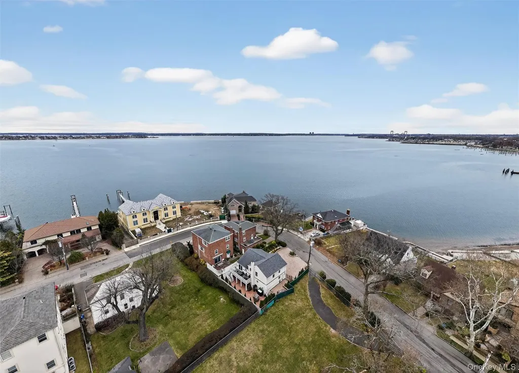 3377 Agar Place Bronx NY 10465