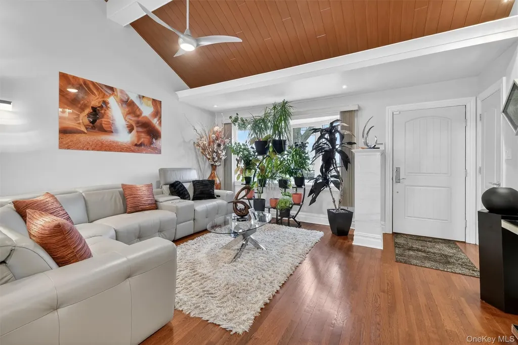 3377 Agar Place Bronx NY 10465