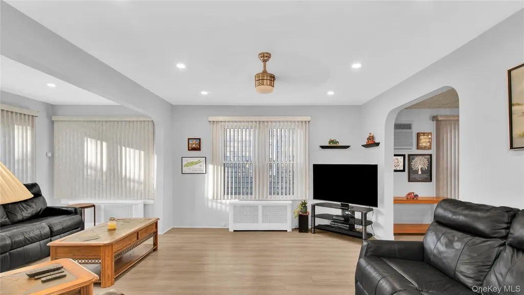 56 Liggett Road Valley Stream NY 11581