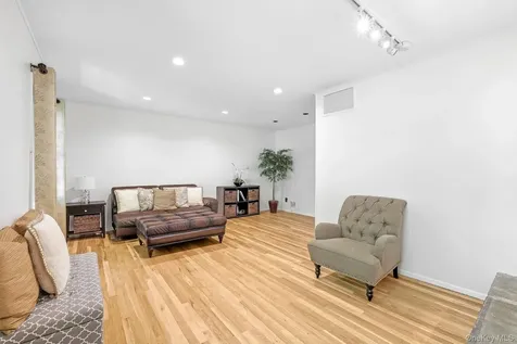 116 Burns Place Briarcliff Manor NY 10510