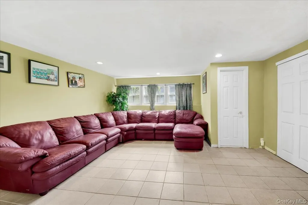 1 Forest Lane Salisbury Mills NY 12577