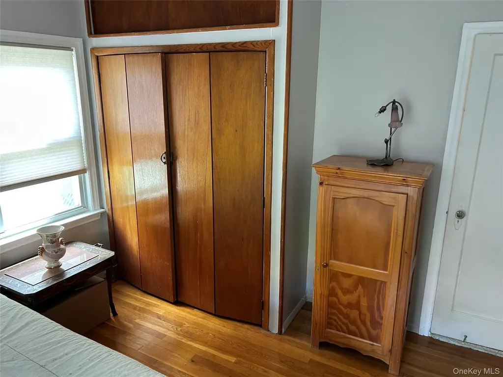 4735 196th Place Flushing NY 11358