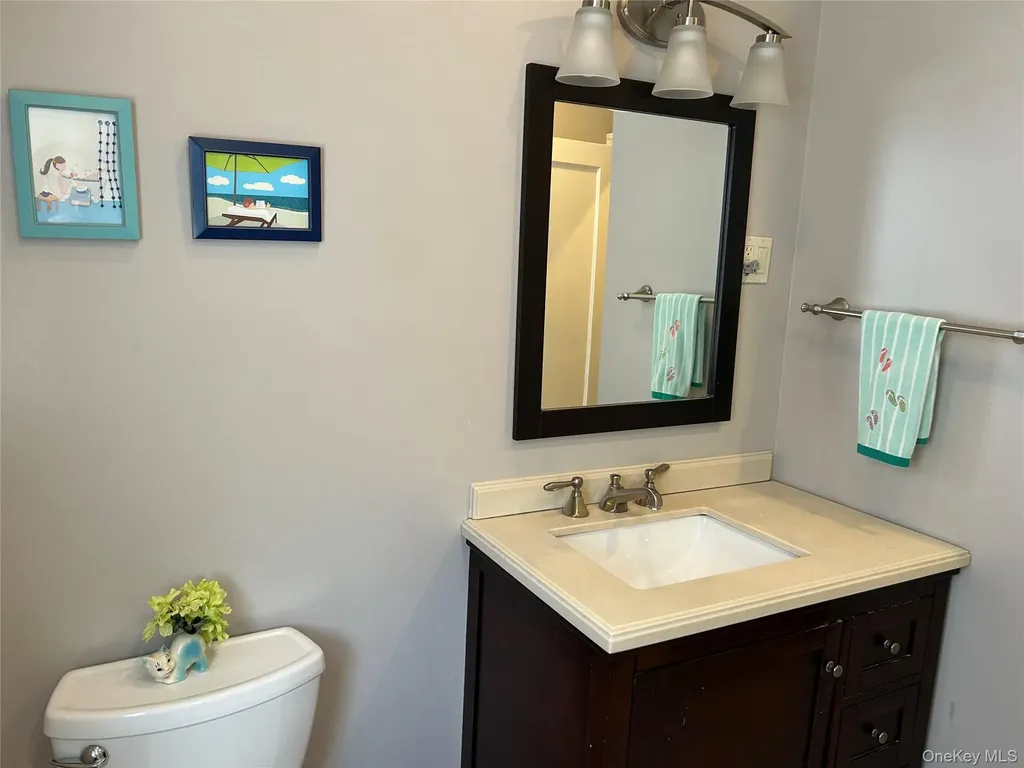 4735 196th Place Flushing NY 11358