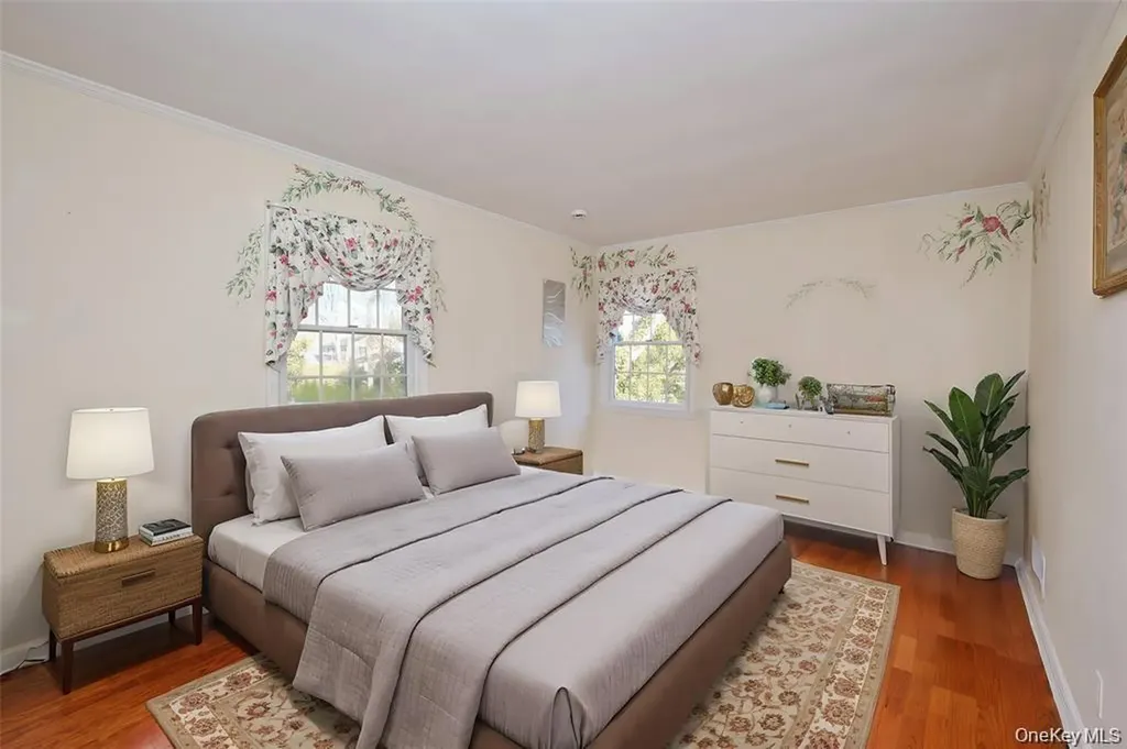 695 Hunt Lane Manhasset NY 11030