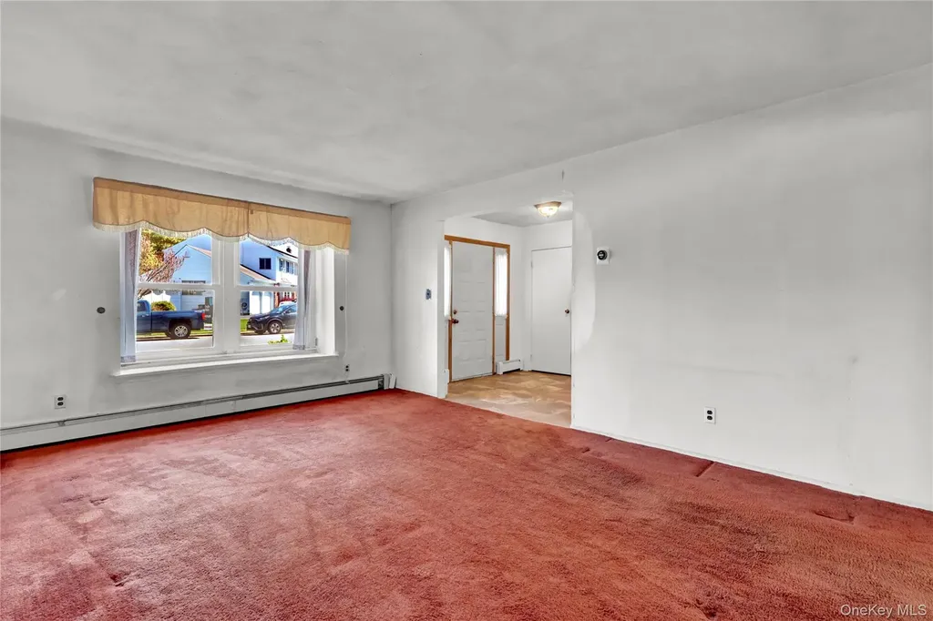 58 Glenmere Way Holbrook NY 11741