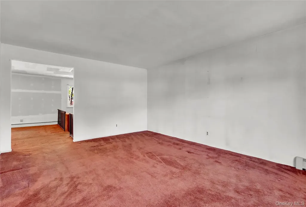 58 Glenmere Way Holbrook NY 11741