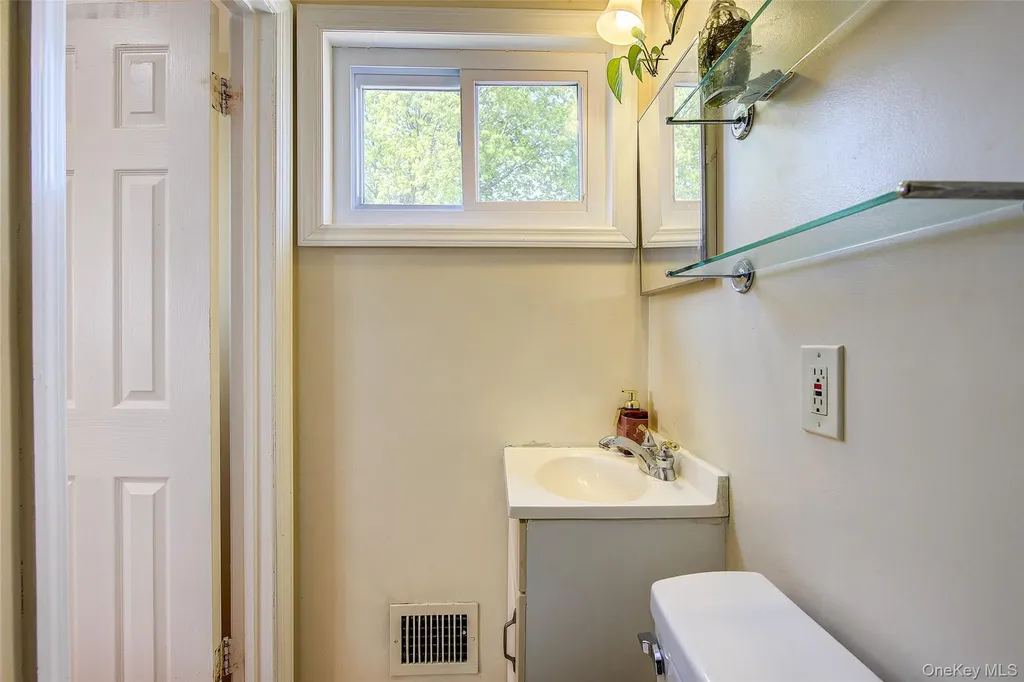 55 Duncan Drive W Westbury NY 11590